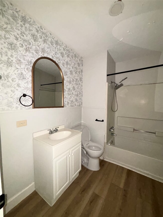 Photo - 1519 Leaman Ave