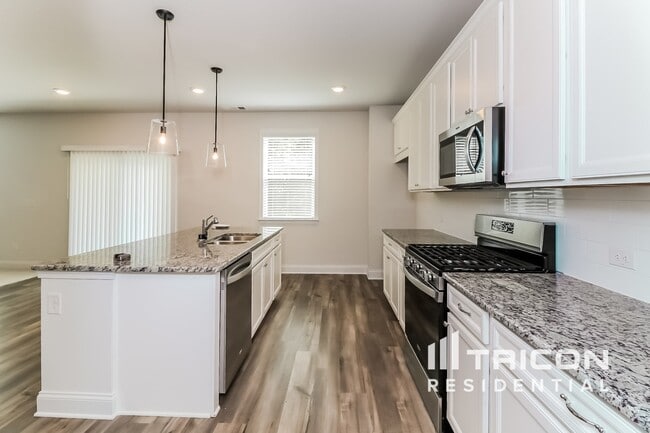 Photo - 47 Leyland Ct