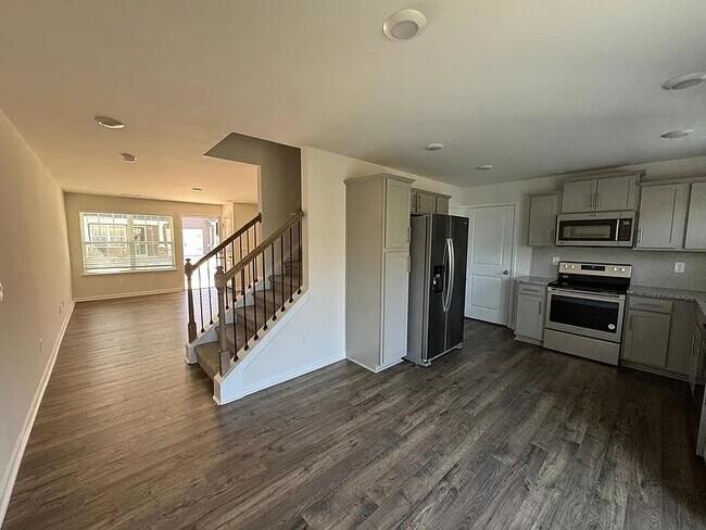 Photo - 84 Malcolm Ct