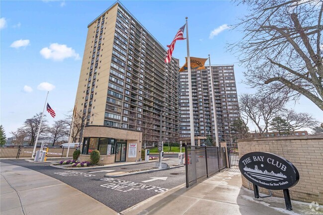 Building Photo - 1 Bay Club Dr Unit 11V Rental