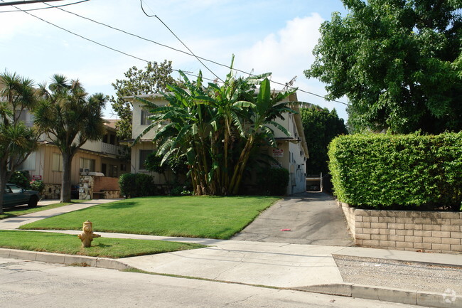 Building Photo - 14308 Dickens St Rental