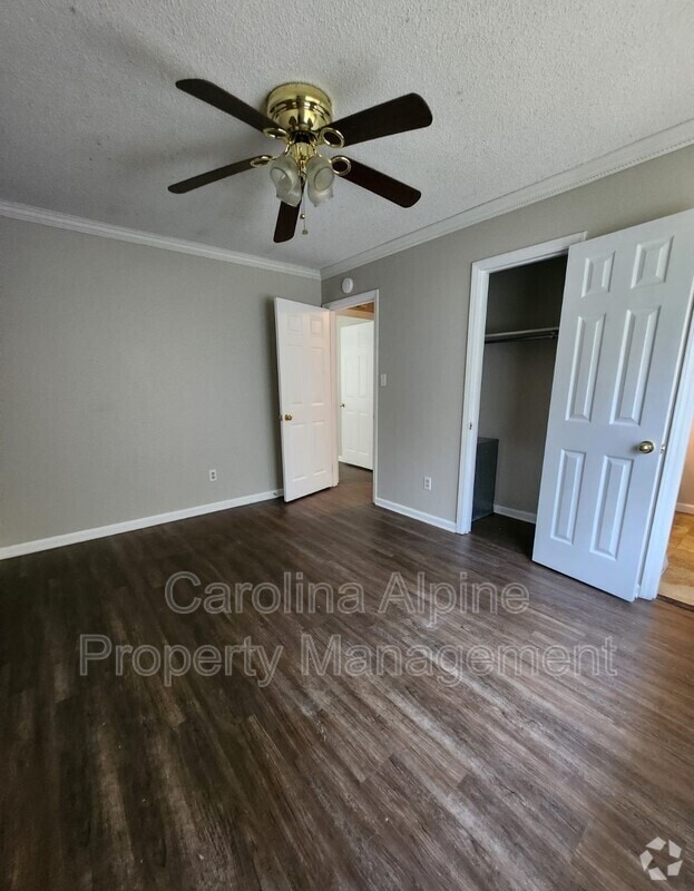 Building Photo - 1521 Rolling Meadow Ln Rental