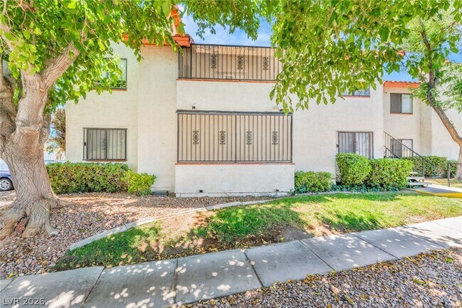 Photo - 1701 E Katie Ave Unidad 1