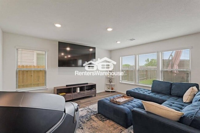 Photo - 4826 Hickory Deer Ln