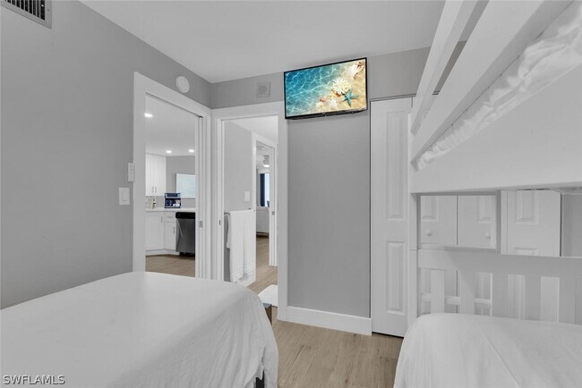 Photo - 890 S Collier Blvd Unidad 504