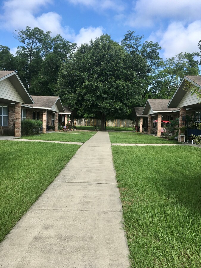 Windover Manor - Windover Manor Apartments