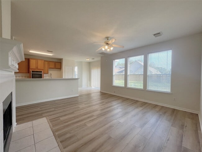 Photo - 5723 Ames Crossing