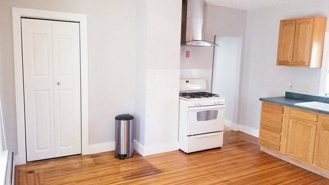 Photo - 18 King St Unit 2