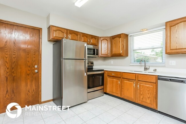 Photo - 910 Silverstone Dr