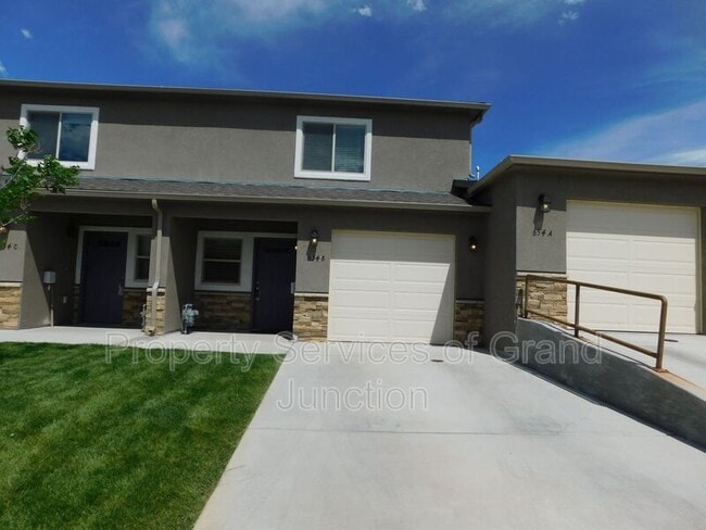 Building Photo - 654 Trinity Way Unit B
