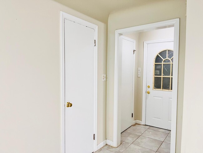 Photo - 25323 Orchard Lake Rd