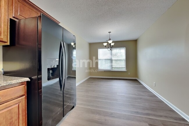 Photo - 57 Springwater Dr