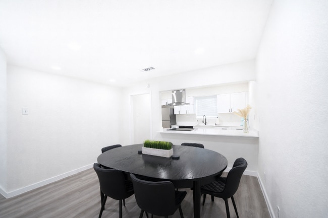 Photo - 5221 Bonita Ave Unit 207