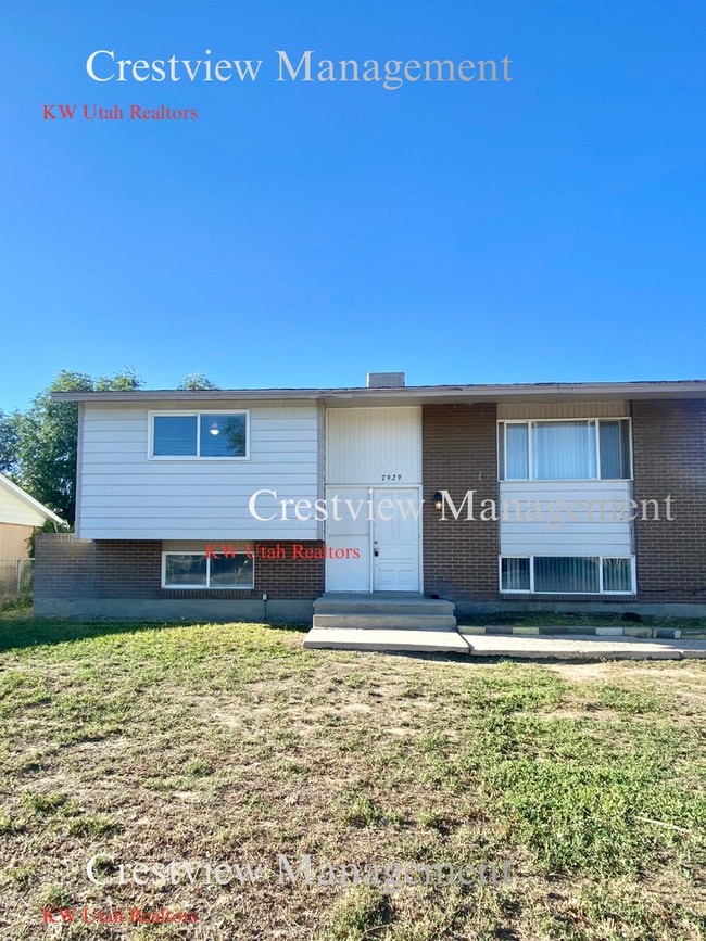 Building Photo - Spacious Home in Magna – Convenient Location! 1st month's rent free!