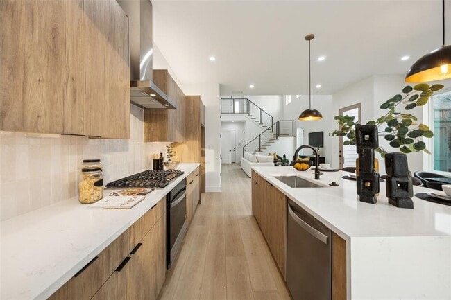 Photo - 5217 Lindsley Ave