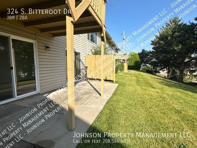 Photo - 324 Bitteroot Dr