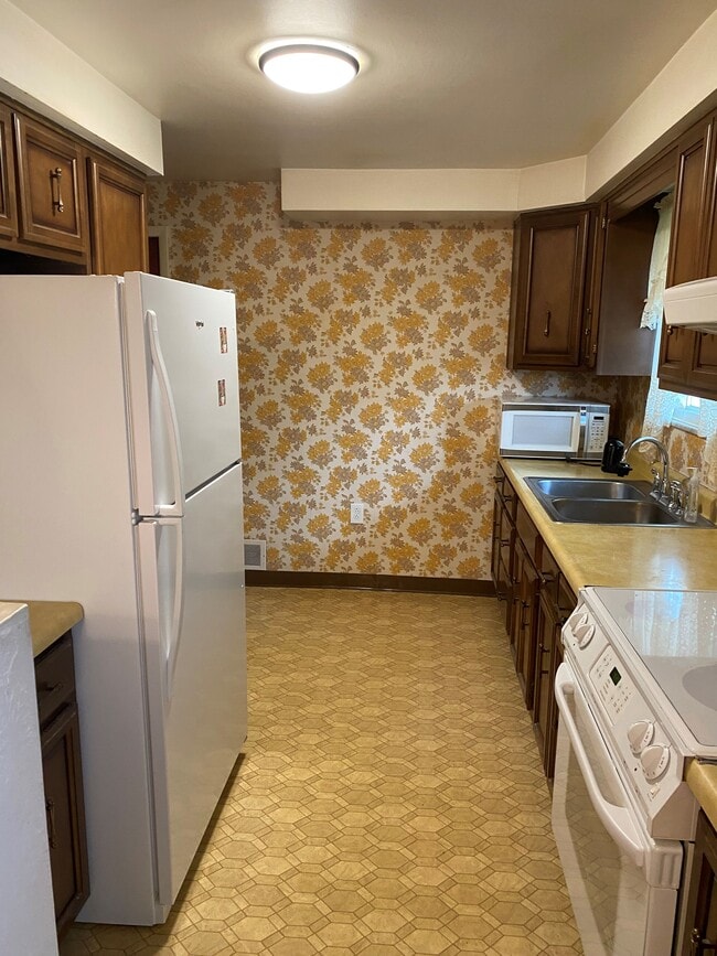 Photo - 14001 Michael Dr