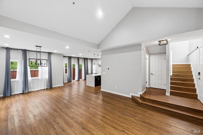 Photo - 4 Courtney Ln