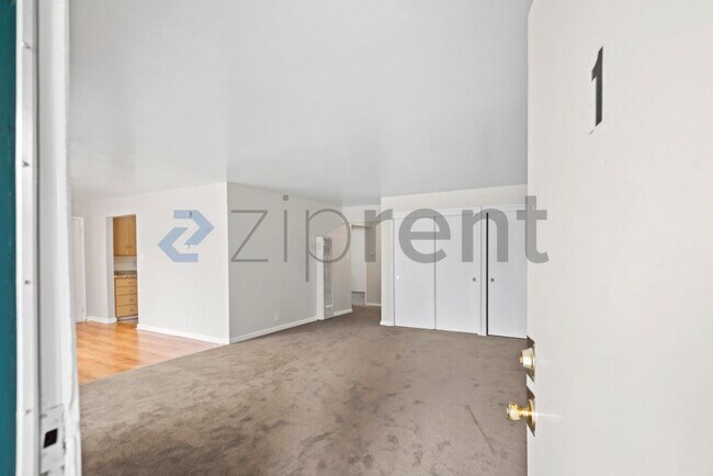 Photo - 1883 Robin Ln