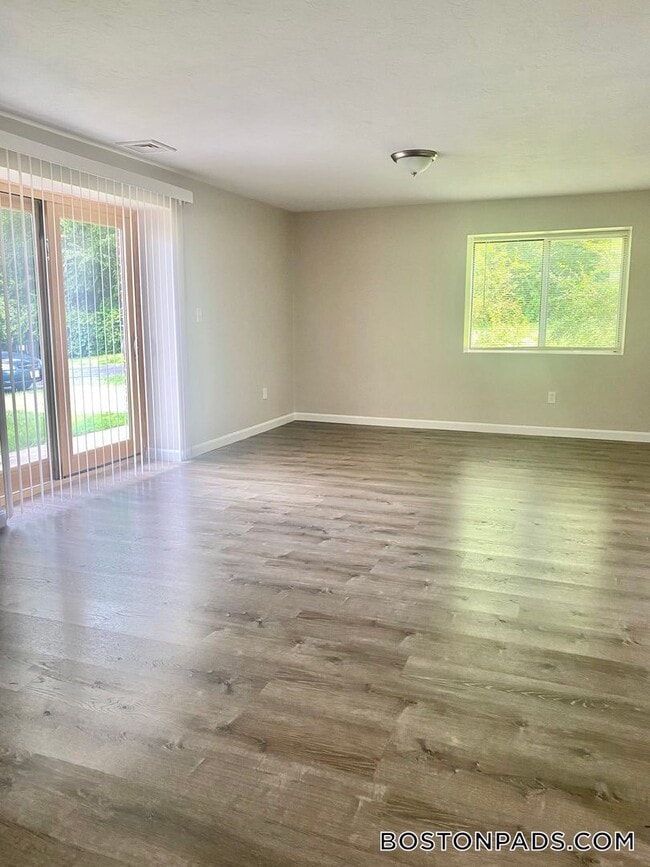 Building Photo - 4000 N Main St Rental
