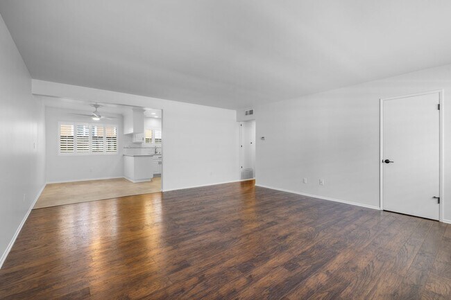 Photo - 24423-24425 Ward Street Unidad 24425