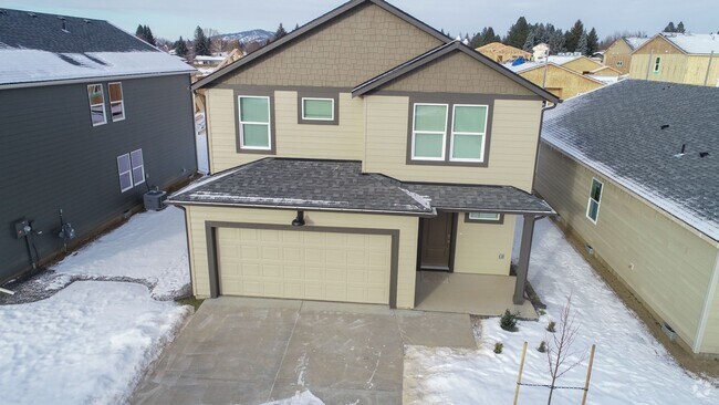 Building Photo - Beautiful New DR Horton 4 Bed 2.5 Bath Hom... Rental