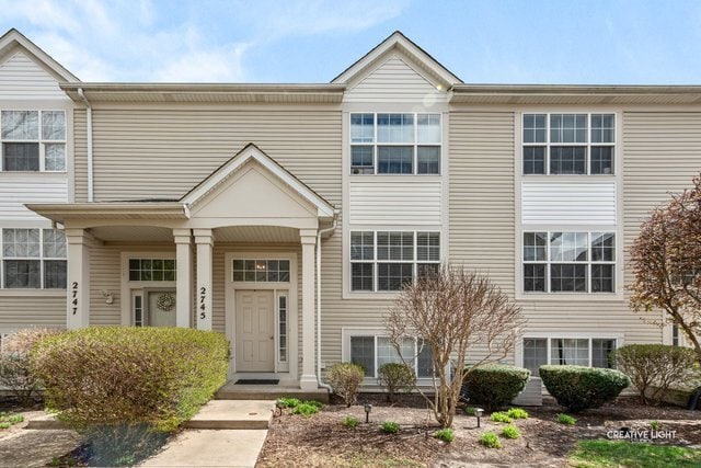 Building Photo - 2745 Canyon Dr