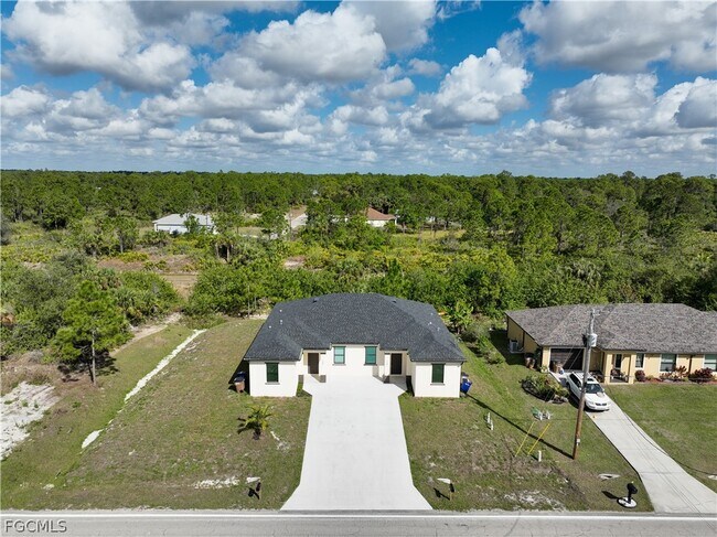 Photo - 714 W 12th St