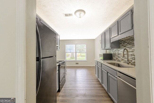 Photo - 2100 Whitebluff Way
