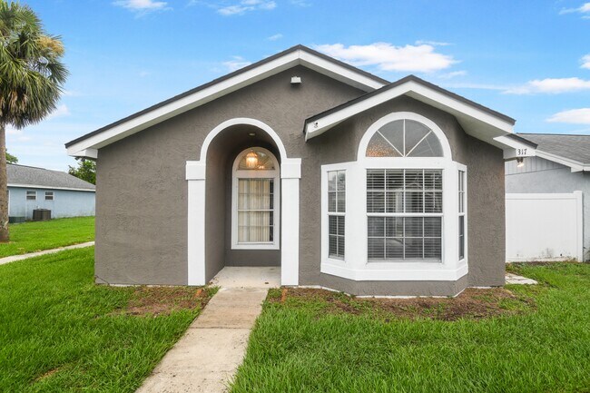 Building Photo - 317 San Gabriel St Rental