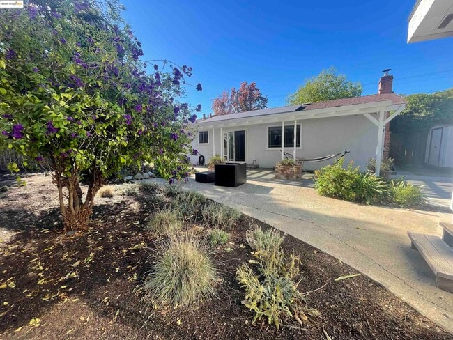 Building Photo - 1248 Hale Dr