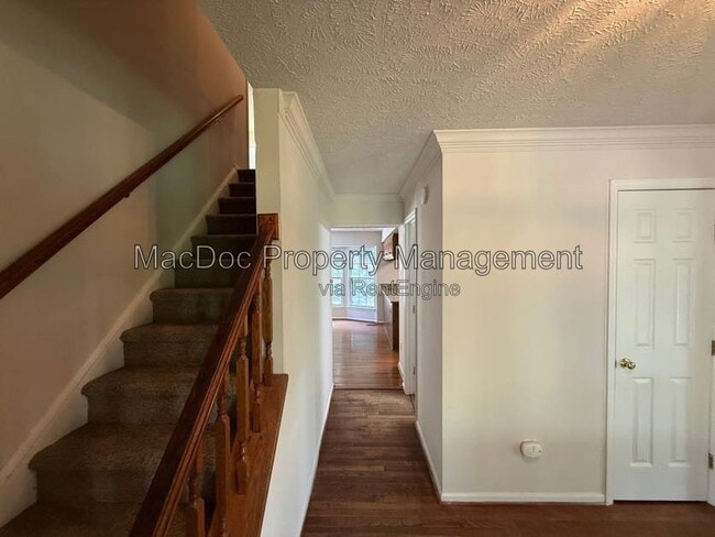 Photo - 11304 Springfield Dr
