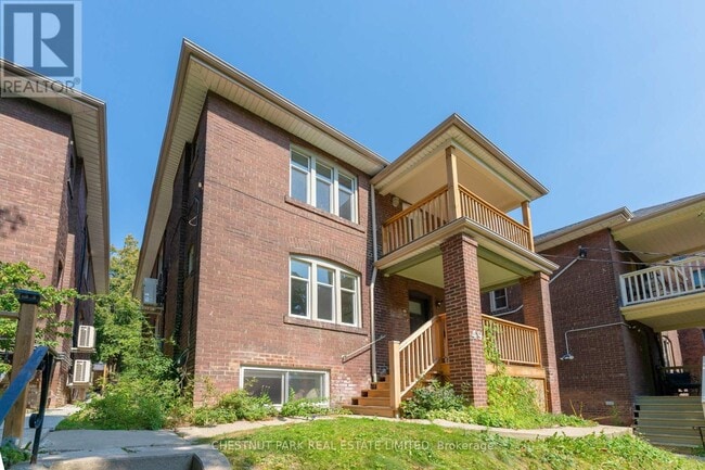 Photo - 49 Springmount Ave Unité B