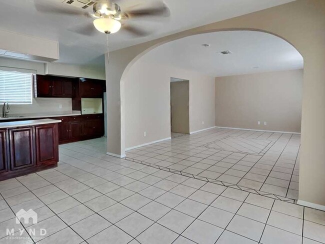 Photo - 2908 N 40th Dr