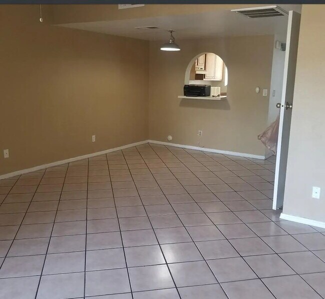 Photo - 2/2 townhome 1.3 miles from ASU Campus!
