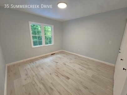 Photo - 35 Summercreek Dr
