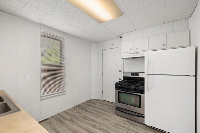 Photo - 170 Marion Ave Unit 1