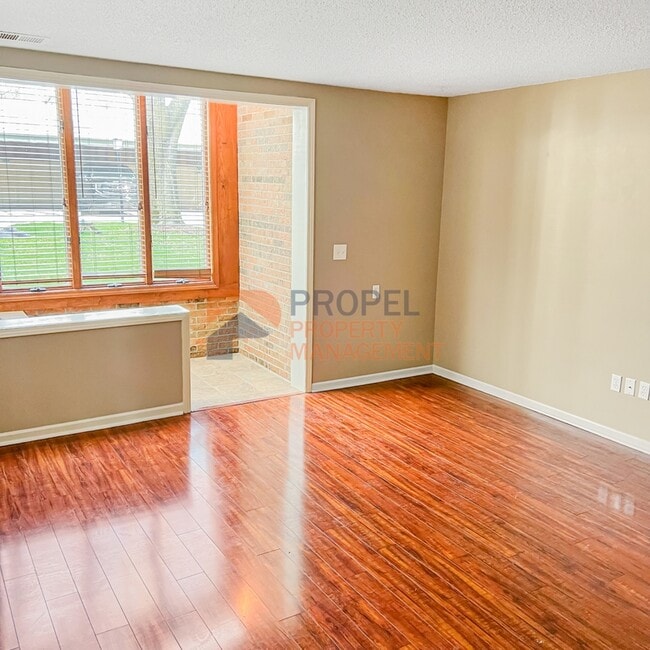 Photo - 173 Pinewood Cir