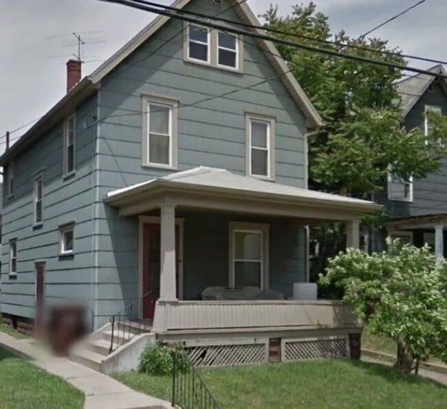 Building Photo - 1021 Rex Ave NE