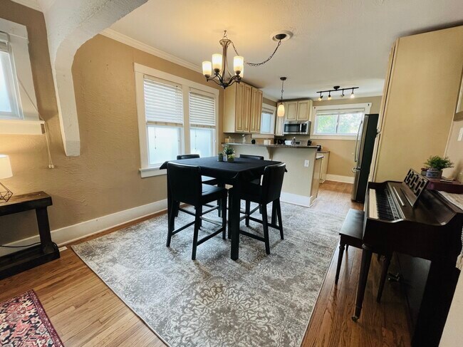 Living Room - 3621 Vine St