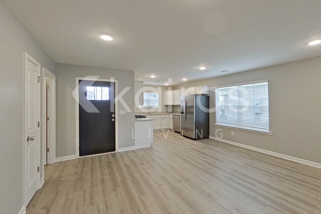 Photo - 128 Denise Dr