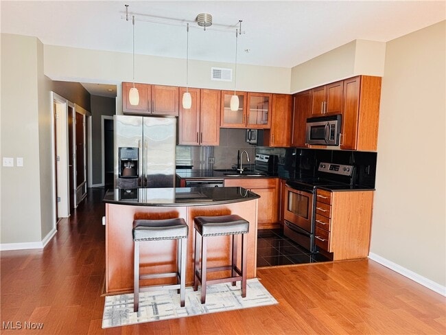 Building Photo - 1237 Washington Ave Unit 702