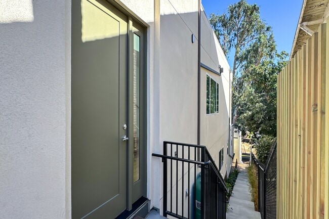 Photo - 946 Lucile Ave