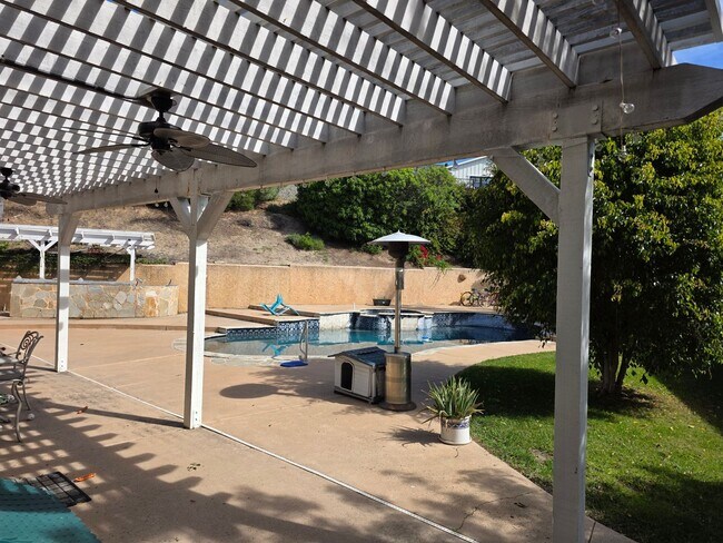 Photo - 2432 Papyrus Ct Unidad Room 2