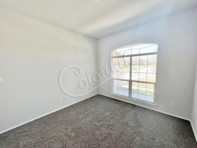 Photo - 1307 Cesarina St