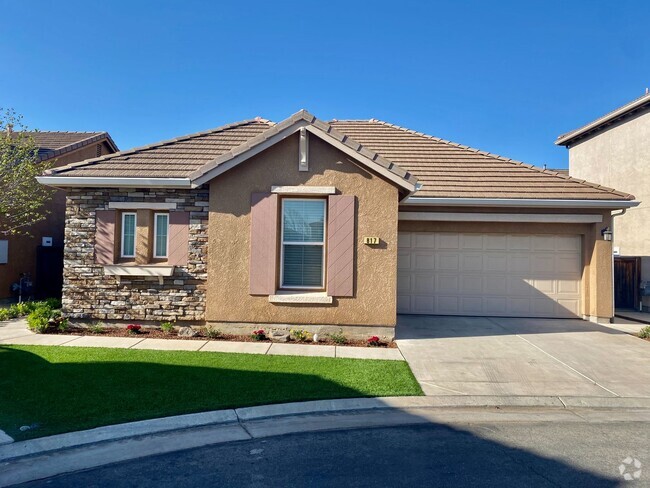 Building Photo - 3/2 in North Clovis Gated Community Rental