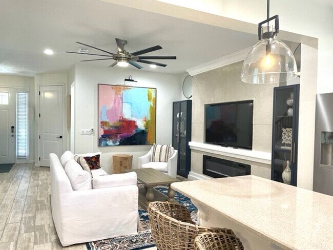 Photo - 3/2.5 FURNISHED OPTION- No deposit for qualified applicants! Short Term Available!