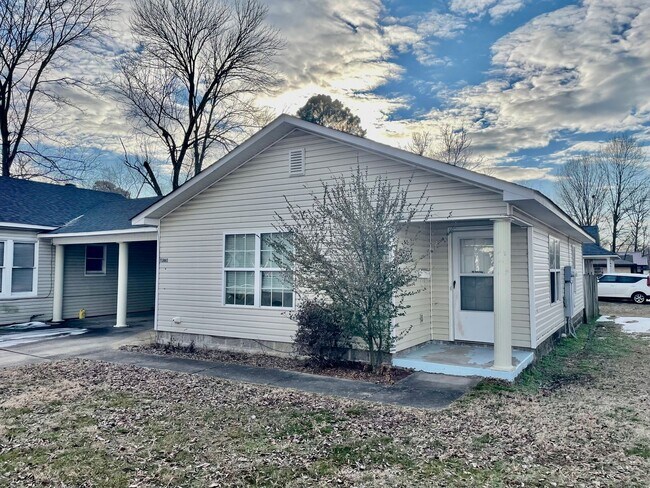 Photo - 1361 Davis St Unit B