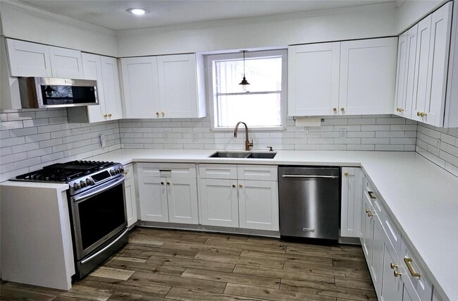 Building Photo - 9738 Braesmont Dr
