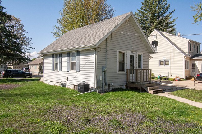 Photo - Adorable Austin home on corner lot with 2-car garage!